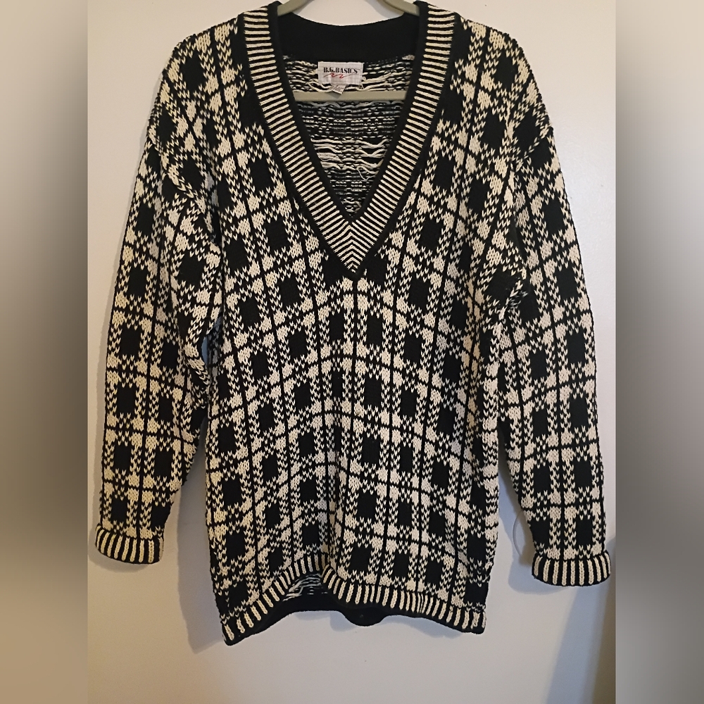 VTG B.G. Basics Classic‎ Black and White High Low V-Neck Sweater Sz S